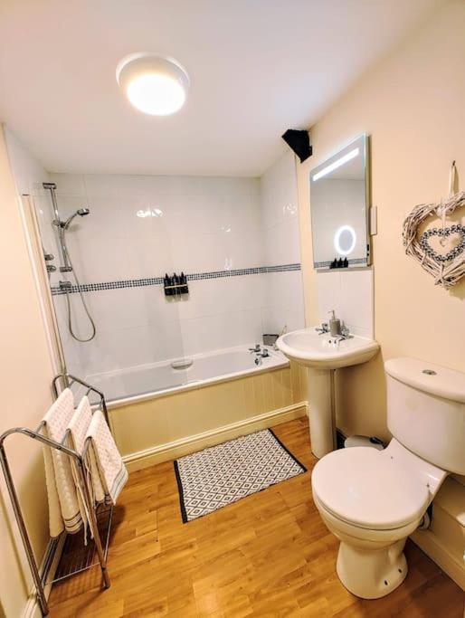 Cosy Central Modern Apartment Nantwich Eksteriør bilde