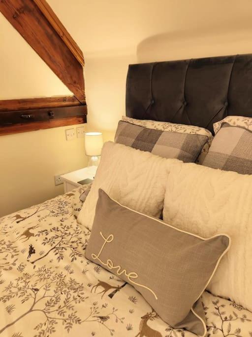 Cosy Central Modern Apartment Nantwich Eksteriør bilde