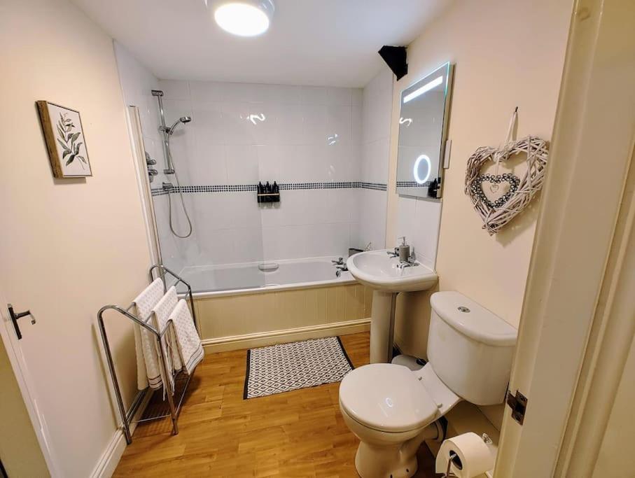 Cosy Central Modern Apartment Nantwich Eksteriør bilde