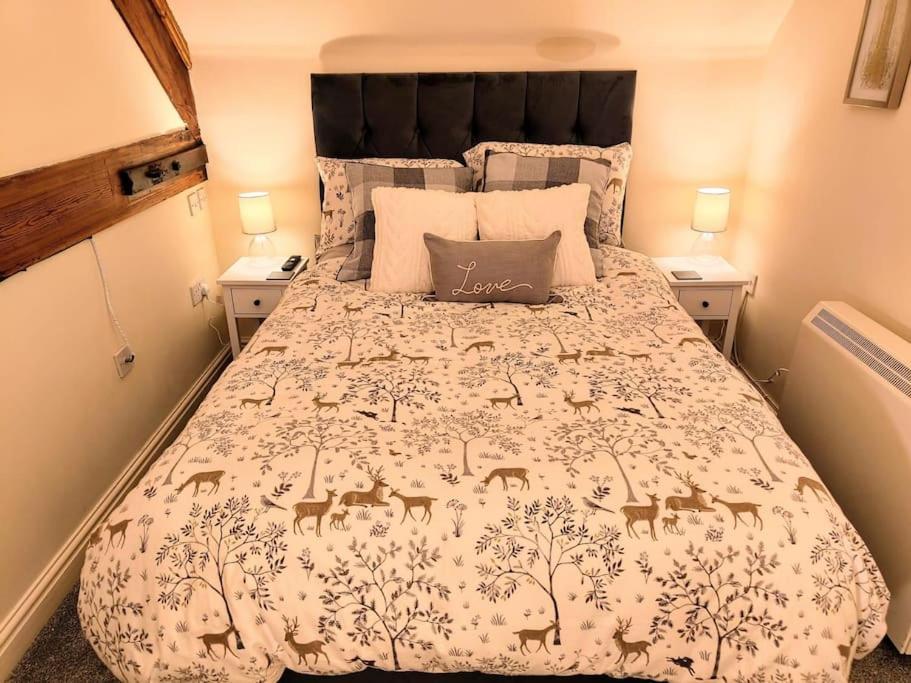 Cosy Central Modern Apartment Nantwich Eksteriør bilde